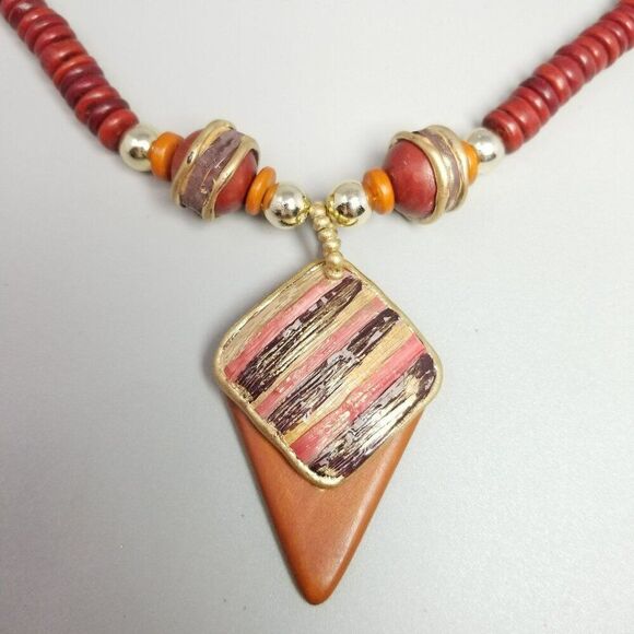 Vintage Funky Red Beaded Necklace with Bold Statement Pendant, Retro Estate - Picture 3 of 8